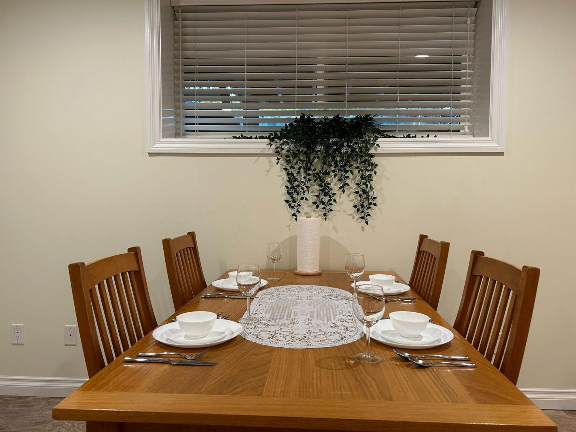 A Private Suite In Port Moody Екстериор снимка
